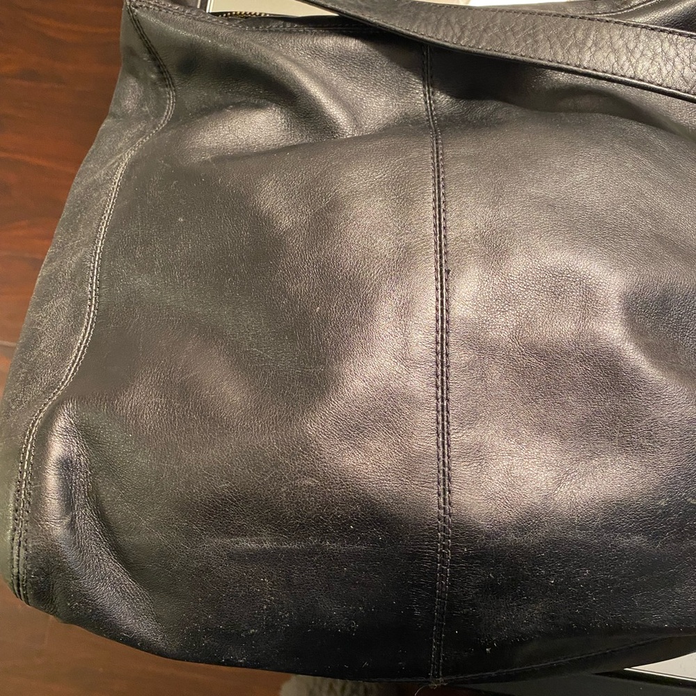 Chanel Rare tasteful understated embossed bag with tortoise shell accent. - Picture 10 of 15